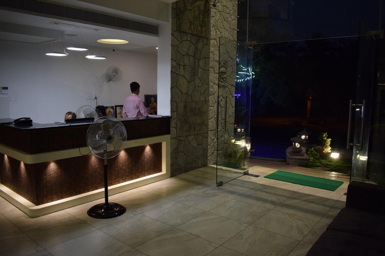 Hotel White Pearl Residency Puducherry Exterior foto